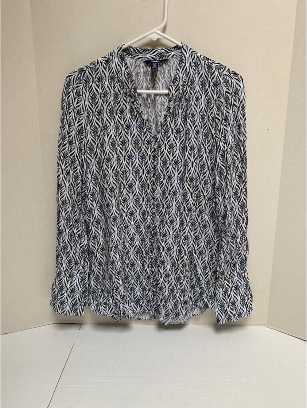 Hatley Size Small Black White and Blue Feather Pattern Long Sleeve Blouse Shirt